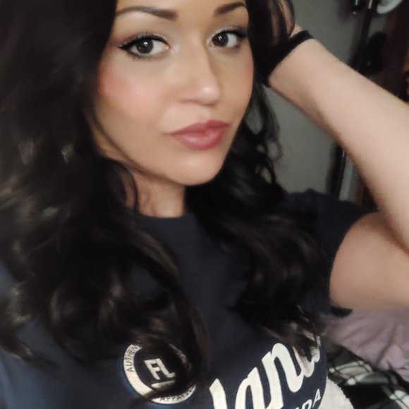 Meet your Posher, Carrie - Picture 1 of 1